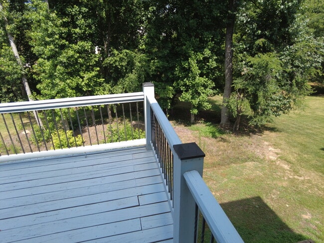 Building Photo - 600 Deacon Ridge St