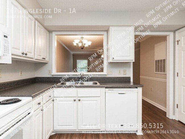 Building Photo - 2670 Ingleside Dr