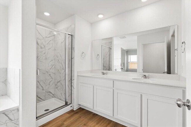 Building Photo - 487 Alamito Ave