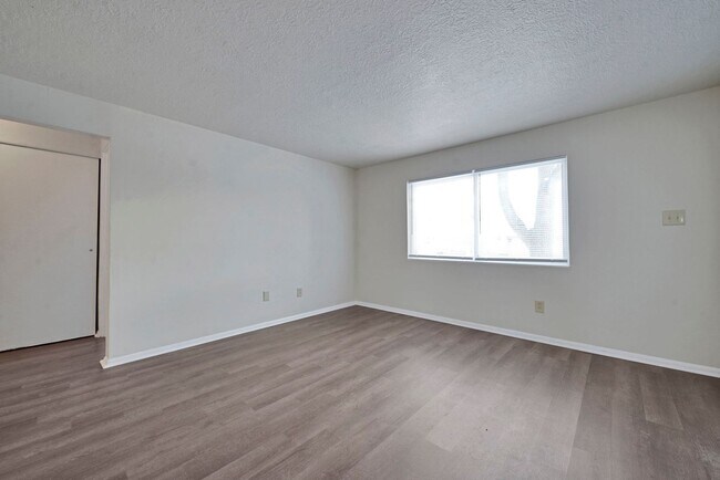 Building Photo - 2 Bedroom Affordable Housing Apartment