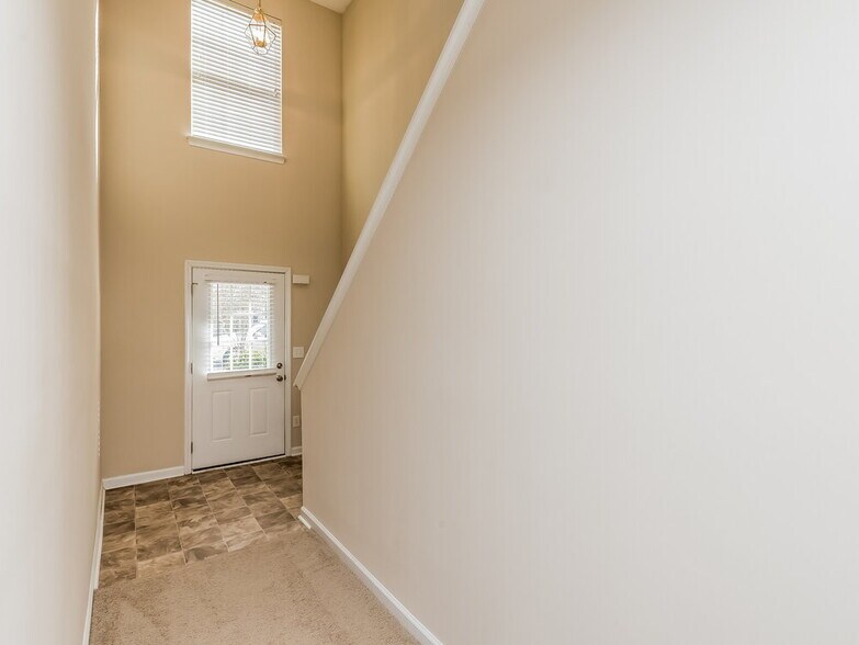 Building Photo - 1006 Rolling Meadows Rd