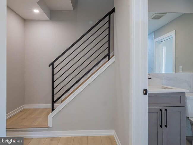 Building Photo - 769 S 10th St