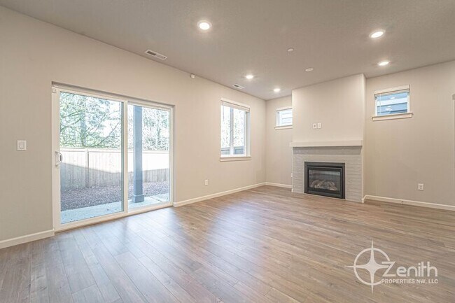 Building Photo - 2403 Trail View Ct