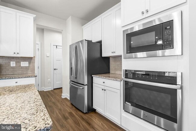 Building Photo - 2305 Wadlow Ln