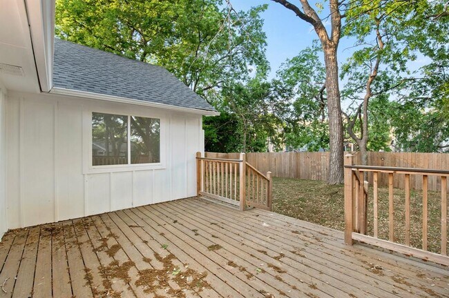 Building Photo - 12801 Magnolia Mound Trail