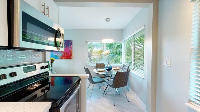 Building Photo - 508 Hendricks Isle