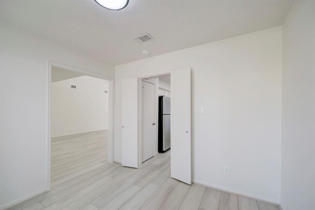 Building Photo - 5618 Enchanted Timbers Dr