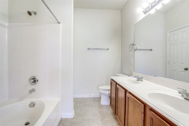 Building Photo - 329 Crosscreek Dr