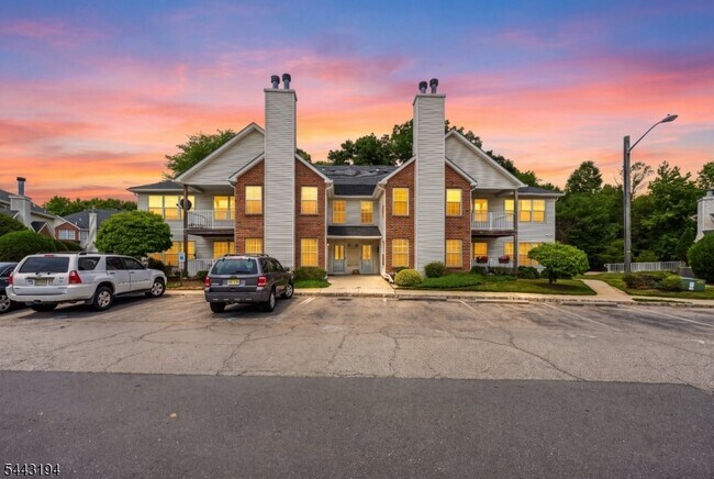 Building Photo - 230 Vasser Dr