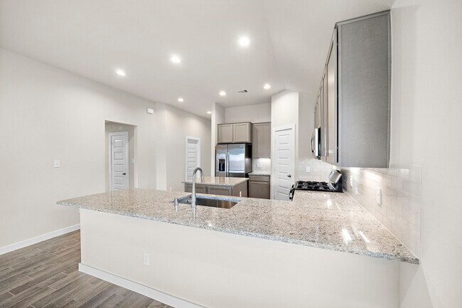 Building Photo - 3327 Tilley Dr