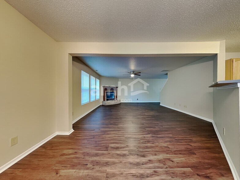 Building Photo - 1212 N Aberdeen Dr