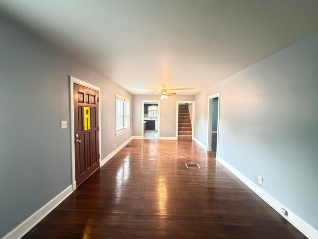 Building Photo - 3 Bedroom Home With A  Basement And Large Back Yard