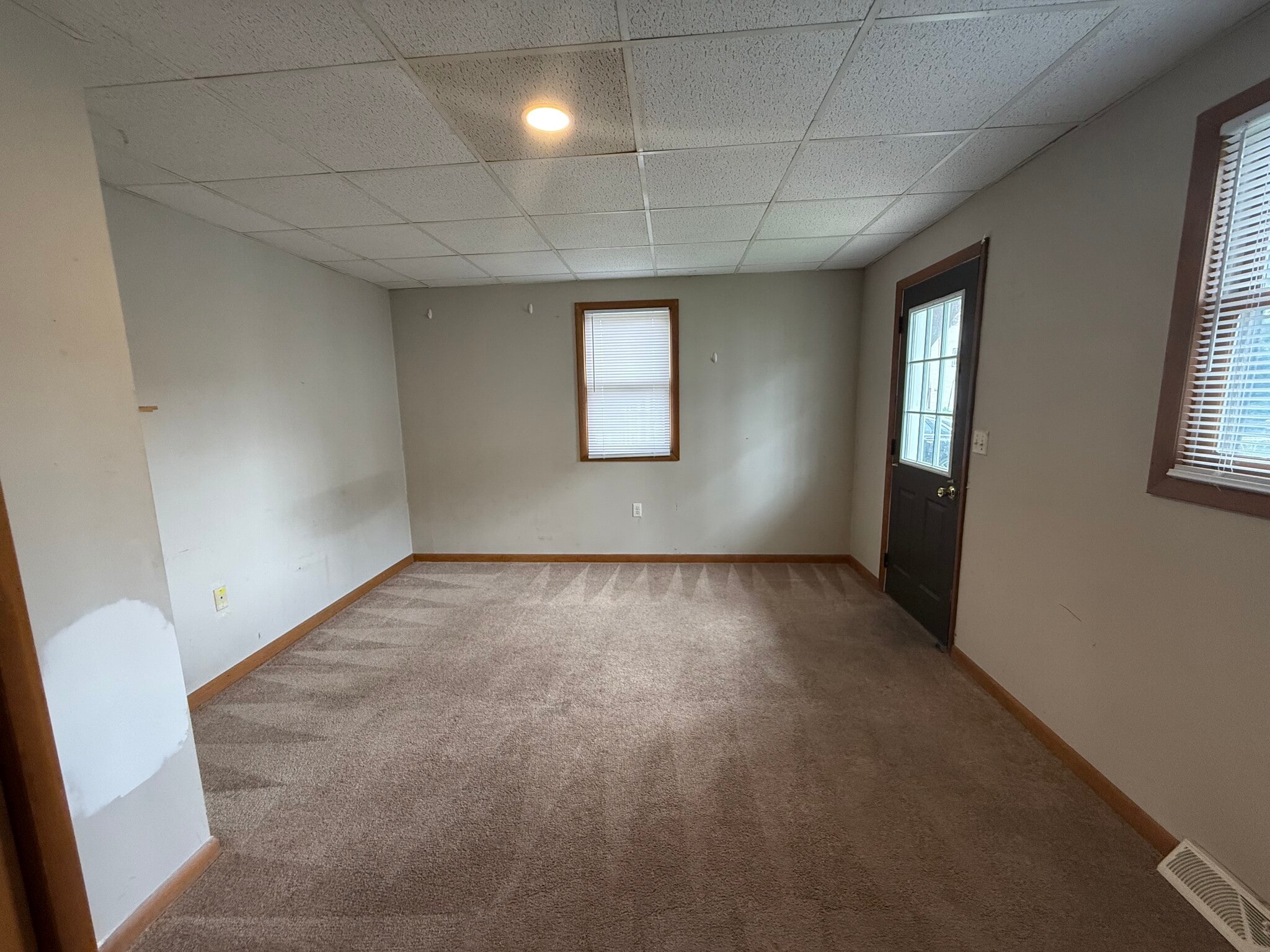 Building Photo - 211 N Grand St