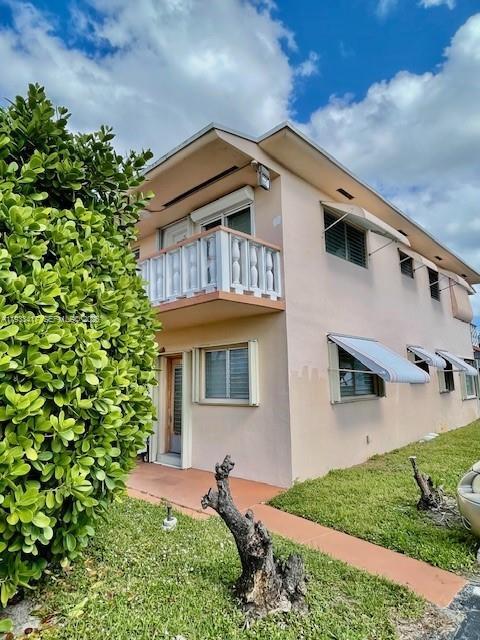 Building Photo - 920 SW 11th Ave