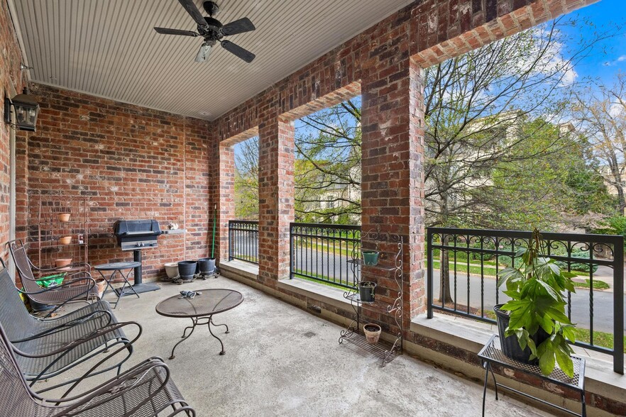 Building Photo - 459 Fenton Pl