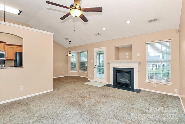 Building Photo - 2916 Dairy Farm Dr