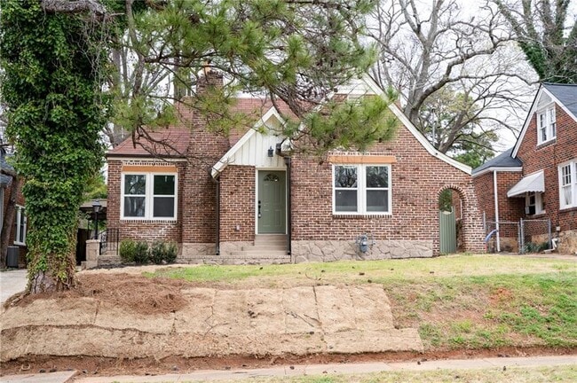 Building Photo - 1395 Winburn Dr