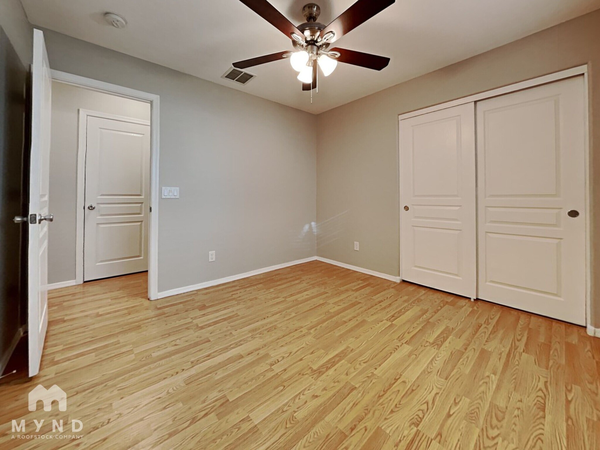 Building Photo - 1423 E Poncho Ln