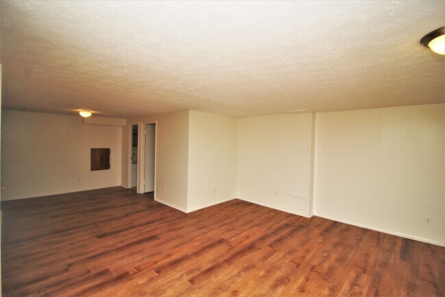 Building Photo - Very Nice Nottingham 3bd/2.5ba Townhouse w/ CAC & W/D--Available 8/14
