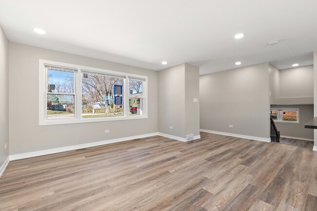 Building Photo - 9313 W 147th St