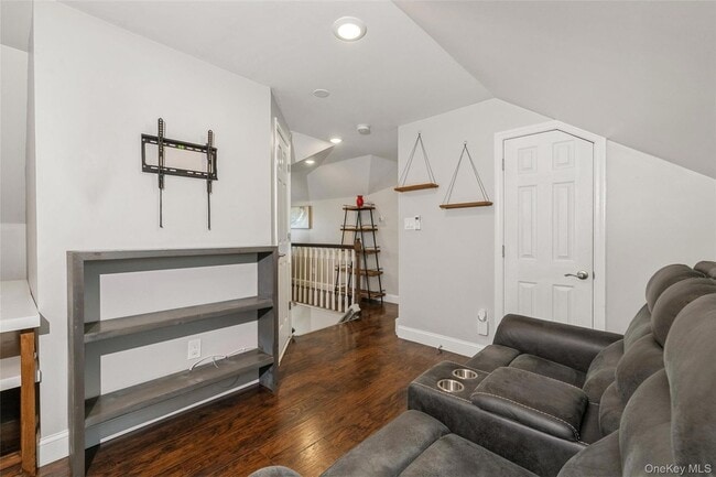 Building Photo - 39 Bay Shore Ave