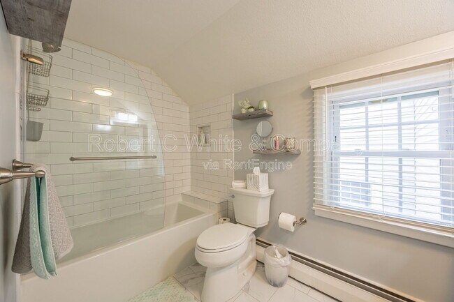 Building Photo - 4 Trotwood Dr