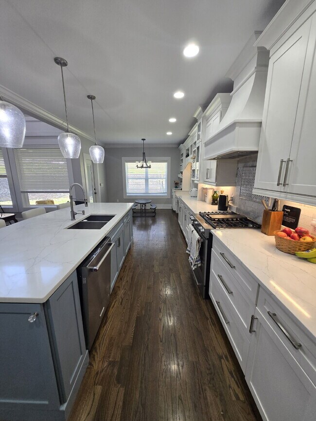 Building Photo - Amazing House In Windstone Available For Prelease