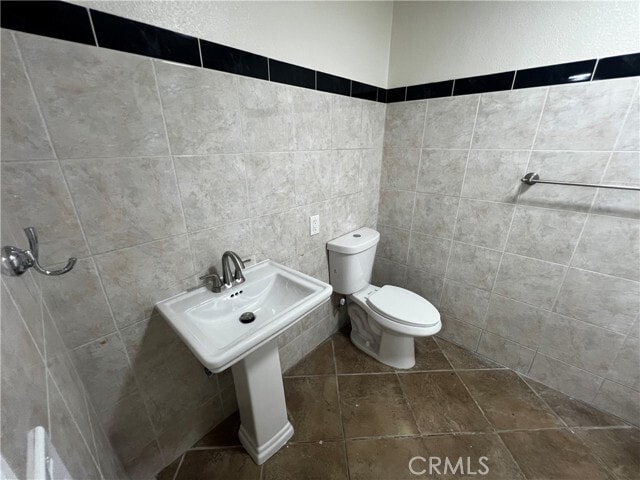 Building Photo - 6576 Lorena Ave