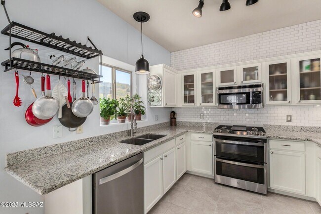 Building Photo - 39027 Furlong Ct