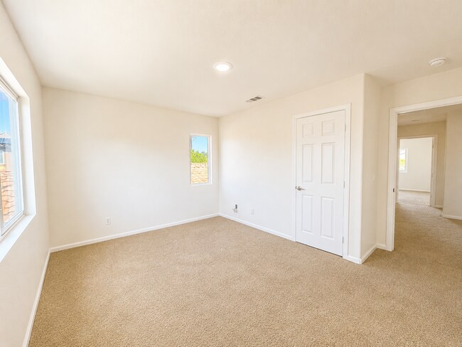 Building Photo - Spacious 5 (or 6) Bedroom House with attached ADU in Winchester for Rent