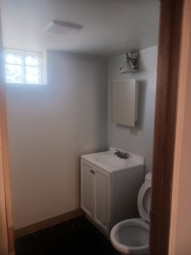 Building Photo - 297 Paxton Ave