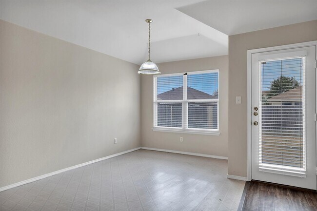 Building Photo - 9641 Olivia Dr