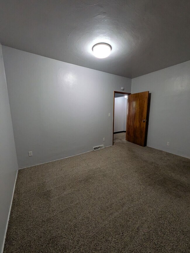 Building Photo - 725 Chartiers St