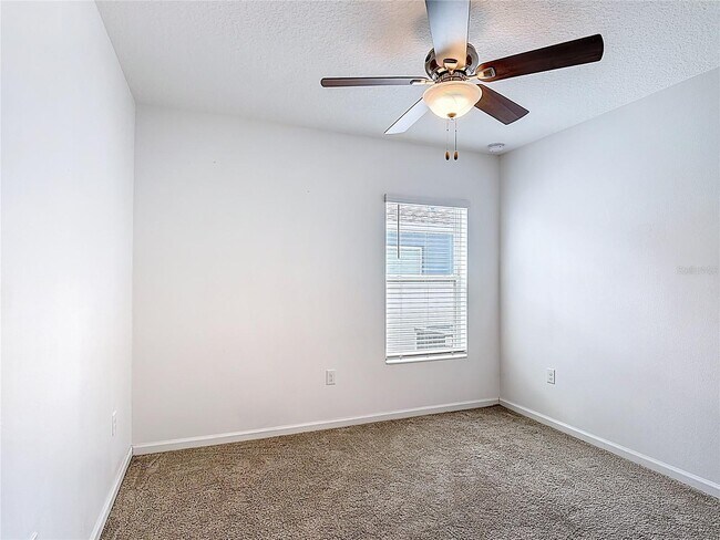 Building Photo - 450 Taft Dr