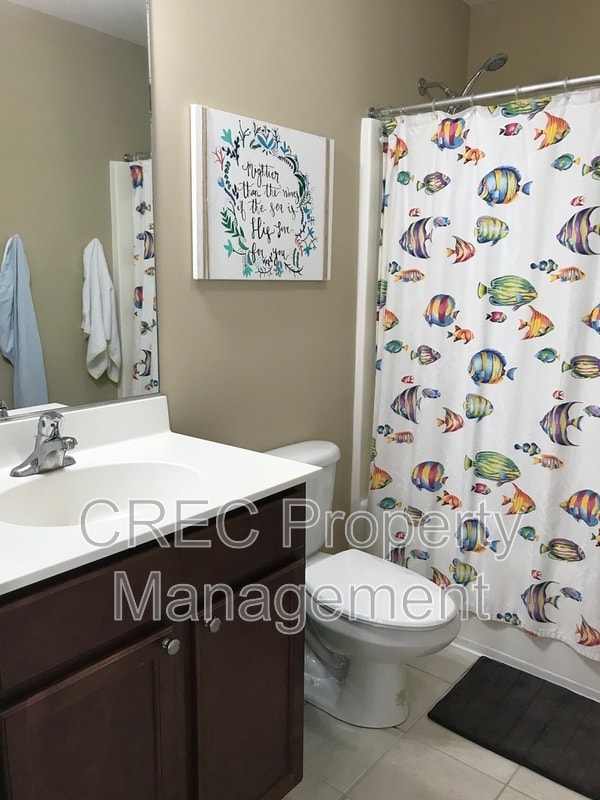 Building Photo - 4055 Hartland St