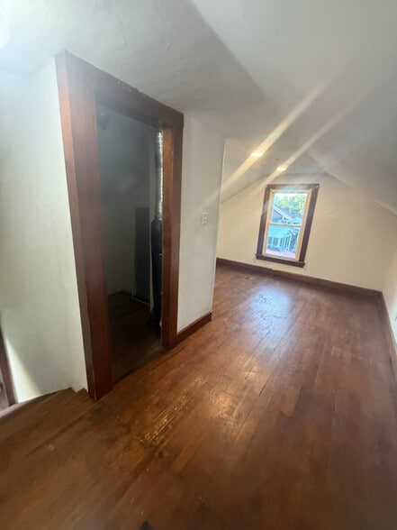 Building Photo - 536 N 15th St