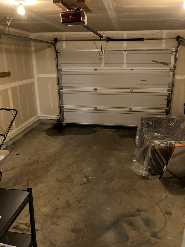 Building Photo - 224 Wyandotte Ave