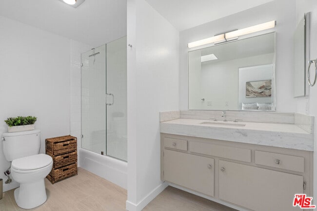 Building Photo - 13072 Maxella Ave