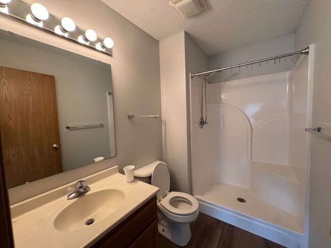 Building Photo - $1,550 | 2 Bedroom, 2.5 Bathroom Multi Floor Town Home | Pet Friendly* | Available for Immediate ...