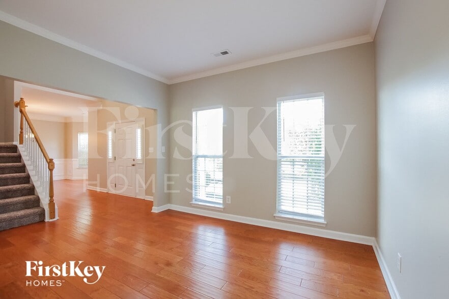 Building Photo - 105 Mark Twain Ct