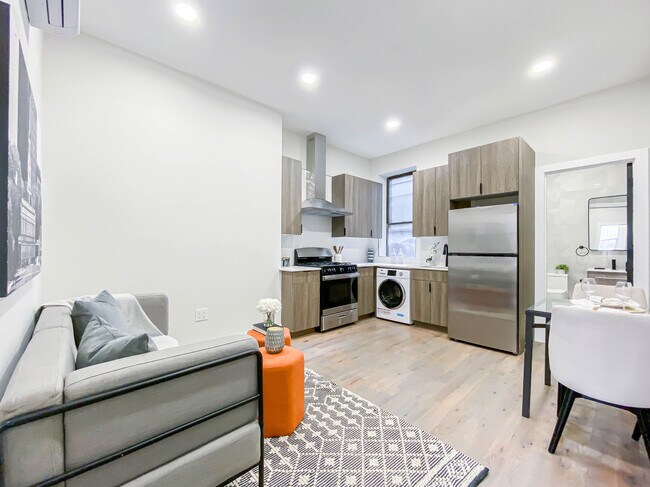 Building Photo - 1908 Pine St