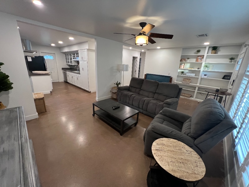 Building Photo - 6438 E Sheridan St