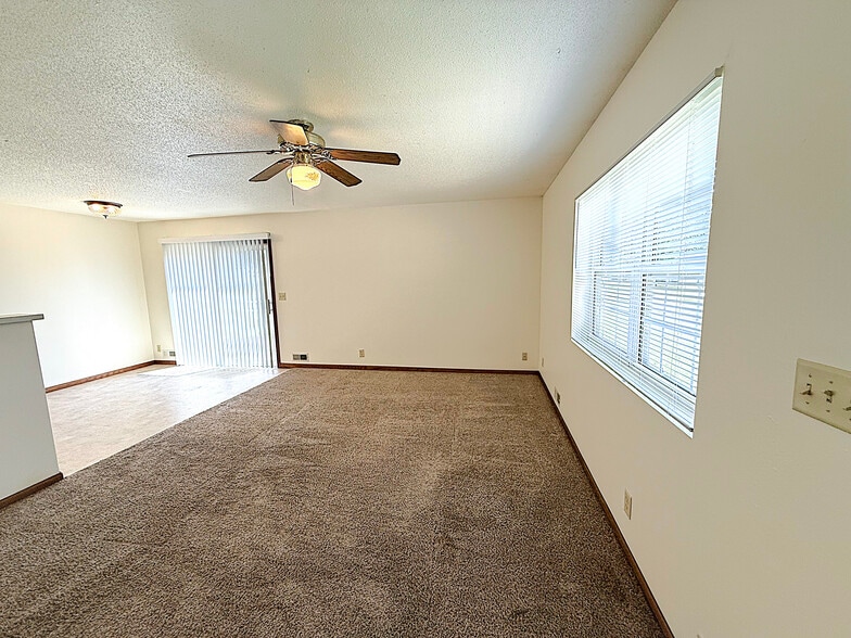 Building Photo - 2101 Mittelstadt Ln