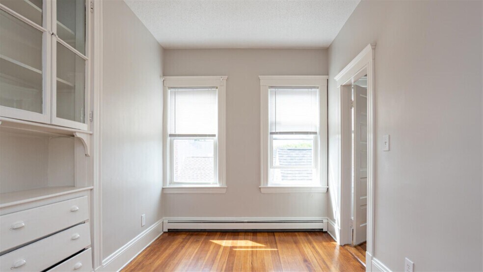 Building Photo - 120 Columbia St