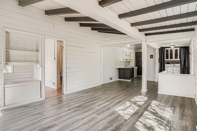 Building Photo - Charming Ranch Home with Spacious Yard and...