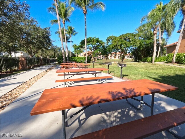 Building Photo - 1160 Wildwood Lakes Blvd