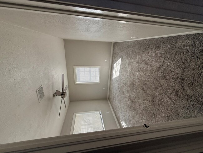 Building Photo - 1421 Lauderdale Ave