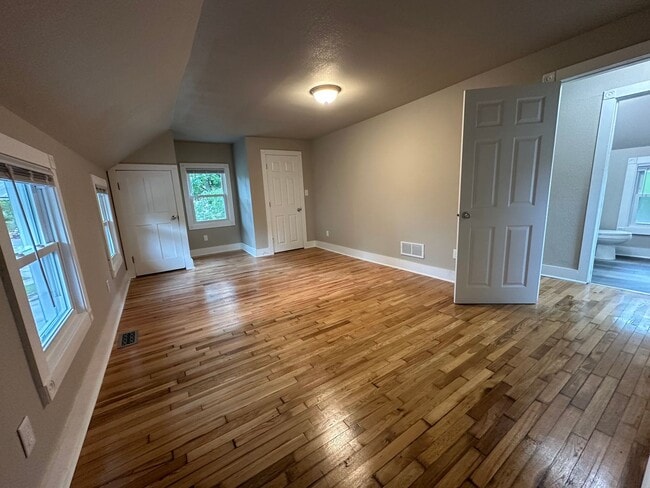Building Photo - Renovated 2BR/1BA Rent to Own Home with Dr...