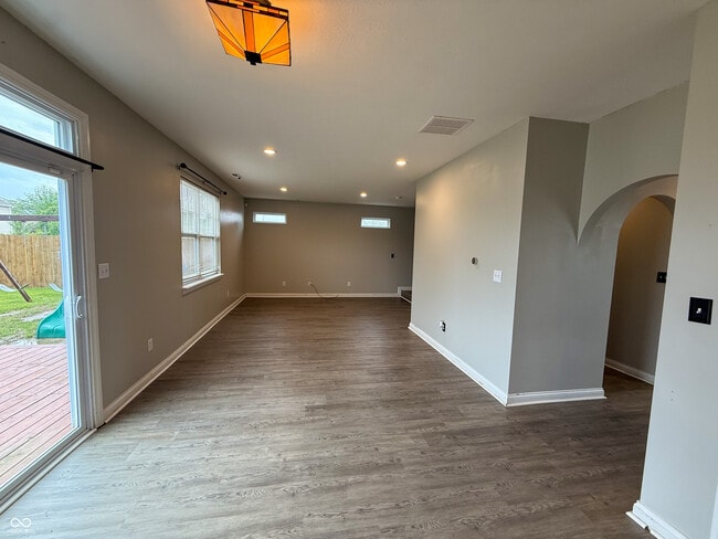 Building Photo - 8836 Kipling Dr