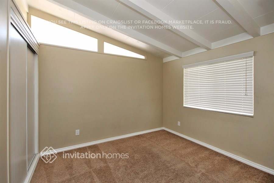 Building Photo - 8421 Flallon Ave